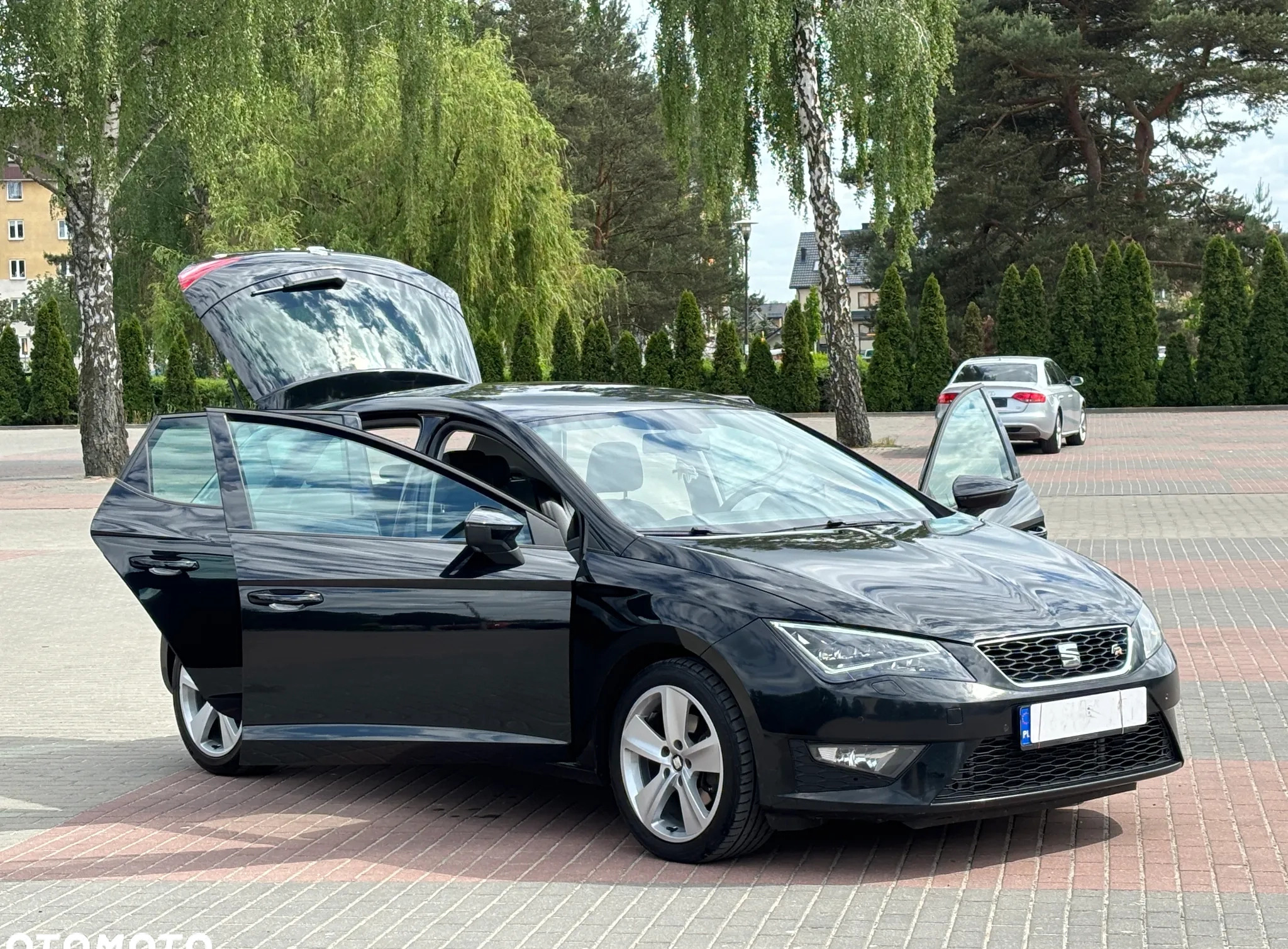 Seat Leon cena 42800 przebieg: 189000, rok produkcji 2015 z Ostrołęka małe 781